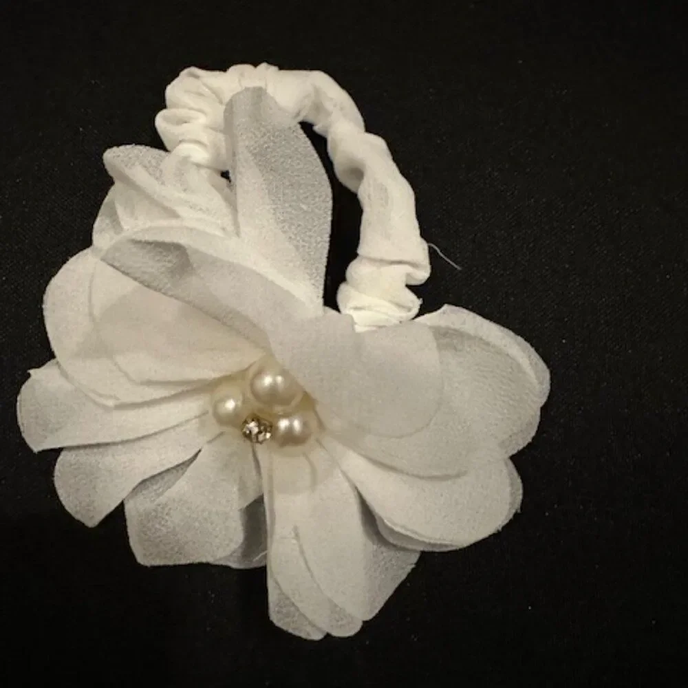 White Flower Chiffon Scrunchie (kids) SC2990 Handmade NWT Boutique